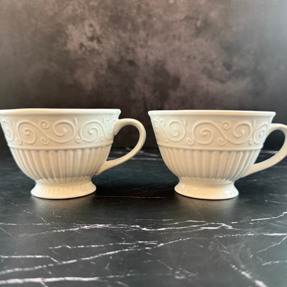 VTG PAIR (2) Gibson Claremont Footed Pedestal White Ceramic Scrollwork Mugs